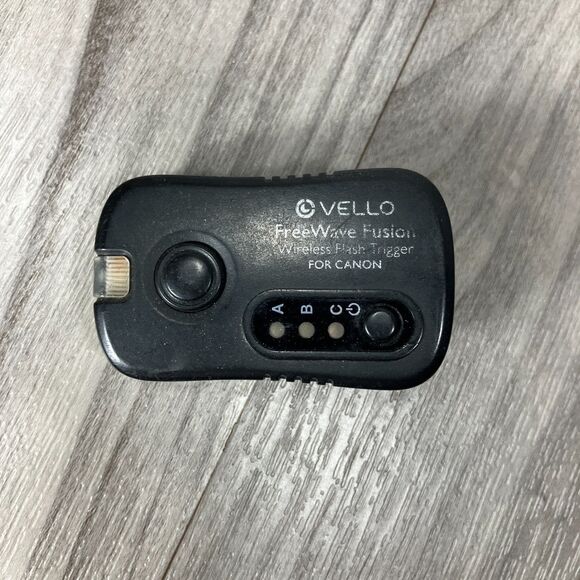 Vello FreeWave Fusion Wireless Flash Trigger BT0213 For Canon Multi-Terminal - Picture 3 of 4